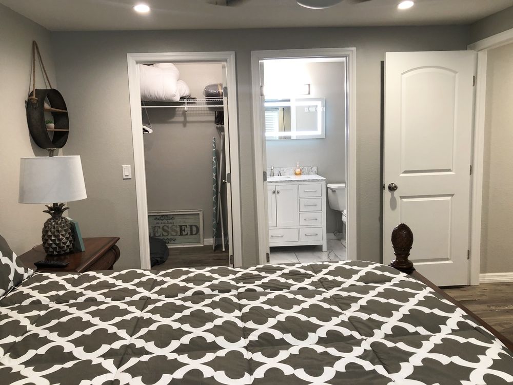 Cedar Run Apartments: 2722 49th Ave W Bradenton, FL , Bradenton, FL 34207